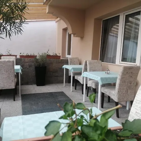 Oda ve Kahvaltı Filsdeger Haz 3*