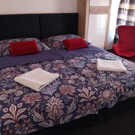 Filsdeger Haz - & Apartmans Couette-café 2*
